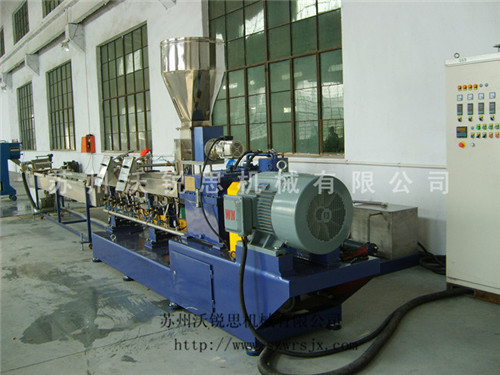 優(yōu)秀的發(fā)展勢頭令薄膜造粒機(jī)不畏競爭